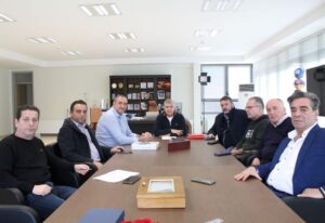 Συνάντηση Κ. Αγοραστού με τον Δήμαρχο Τυρνάβου για τη στήριξη του αγροτικού εισοδήματος