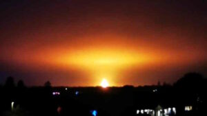 Οξφόρδη: Τεράστια έκρηξη μετά από χτύπημα κεραυνού σε εργοστάσιο