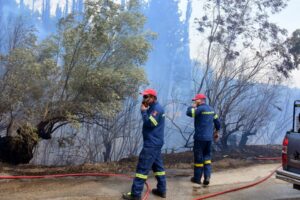 Χανιά: Πυρκαγιά στον Ναύσταθμο – Χωρίς ενεργό μέτωπο η φωτιά