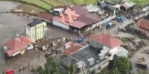 Ινδονησία: 41 νεκροί από πλημμύρες και κατολισθήσεις (βίντεο)