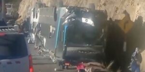 Περού: Λεωφορείο έπεσε σε γκρεμό – 16 νεκροί (βίντεο)