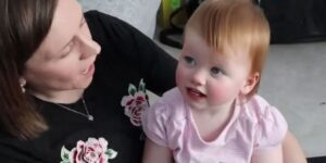 Βρετανία: Μωρό με εκ γενετής κώφωση άκουσε για πρώτη φορά χάρη σε γονιδιακή θεραπεία (βίντεο)