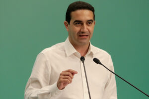 Υποψηφιότητα για την ηγεσία του ΠΑΣΟΚ-ΚΙΝΑΛ ανακοίνωσε ο Μιχάλης Κατρίνης