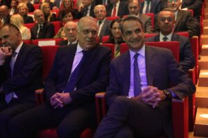 Τάκης Θεοδωρικάκος: Πάνω από 3 δισ. ευρώ στην αγορά εντός 3ετίας – Το νέο παραγωγικό μοντέλο