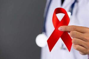 Πώς κόλλησαν AIDS 550 Έλληνες μέσα σε έναν χρόνο – Πως το έμαθαν