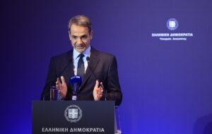 Γιάννης Καντέλης – ρεπορτάζ: Προχωρά με άνετη κοινοβουλευτική πλειοψηφία