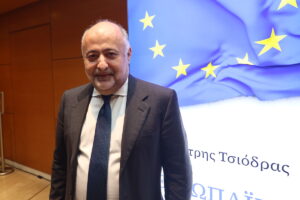 Δημήτρης Τσιόδρας: «Η πολιτική σταθερότητα δεν απειλείται, η κυβέρνηση τη διασφαλίζει απολύτως!»