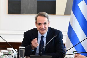 Γιάννης Καντέλης – ρεπορτάζ: Βροχή νομοσχεδίων