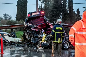 Βαρύς φόρος αίματος: Το τροχαίο με το γερανοφόρο στο Φάληρο και η σύγκρουση ΙΧ με ΚΤΕΛ στην Πατρών – Πύργου