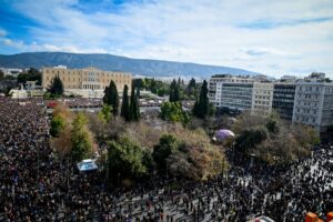 Συλλαλητήρια σε Ελλάδα και εξωτερικό στη μνήμη των θυμάτων της τραγωδίας των Τεμπών